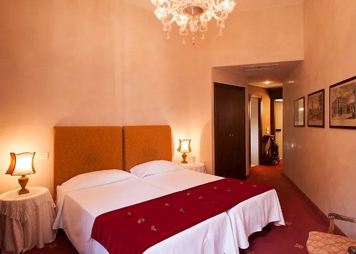 Hotel Columbia